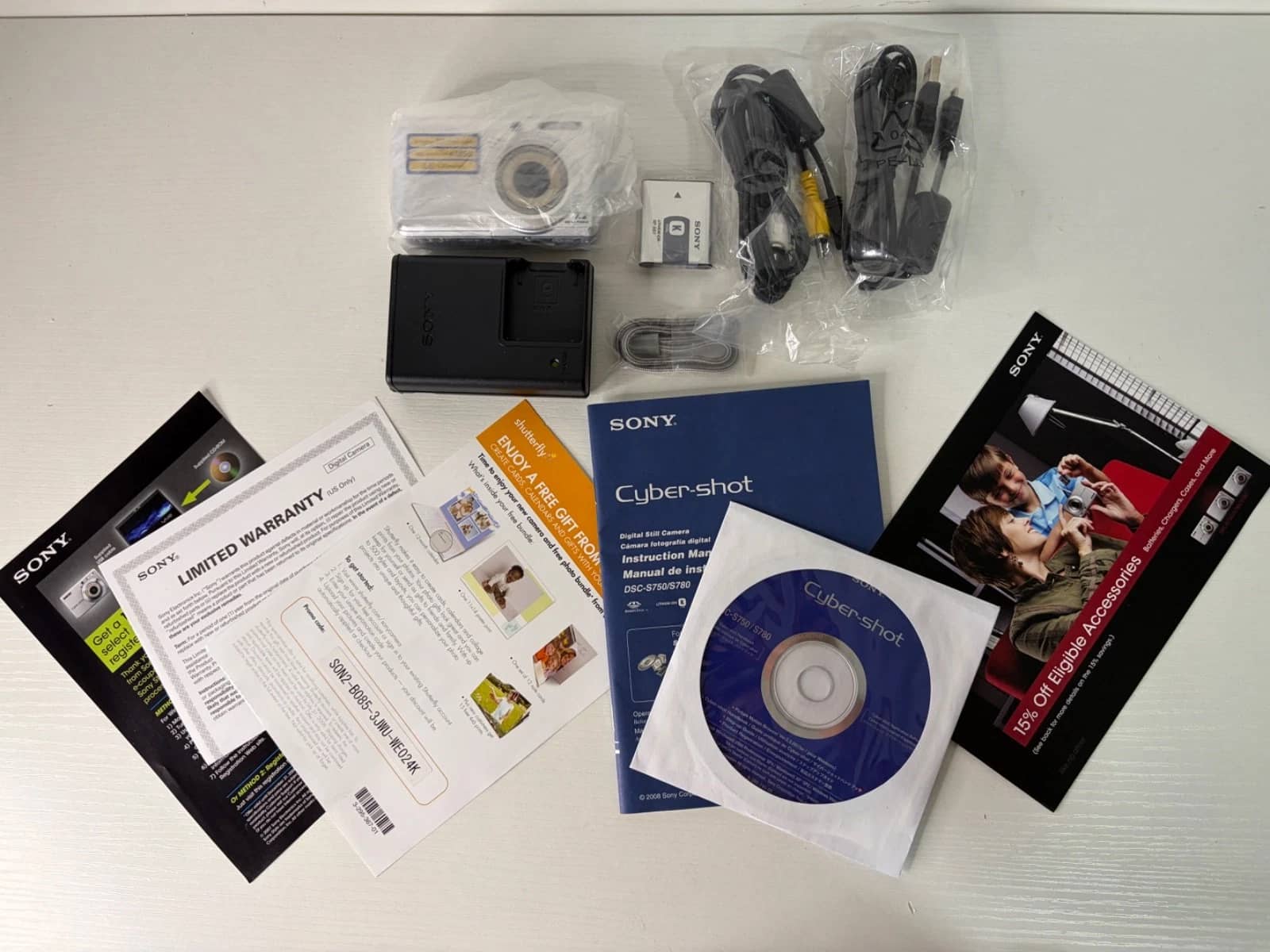 Sony Cyber-shot DSC-S750 Digital Cameras Silver New Body Only