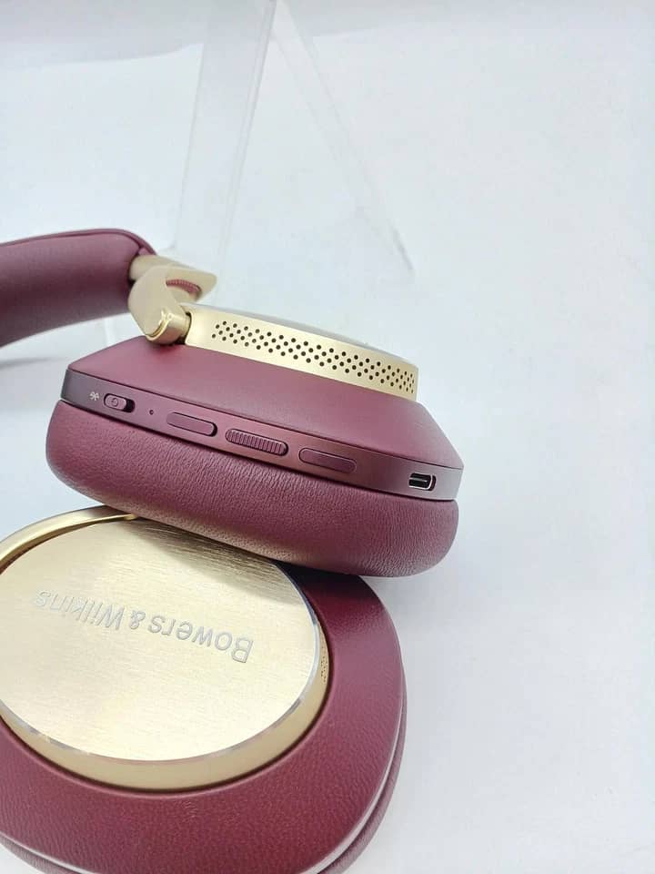 Bowers & Wilkins PX8 Headphones & Earbuds 