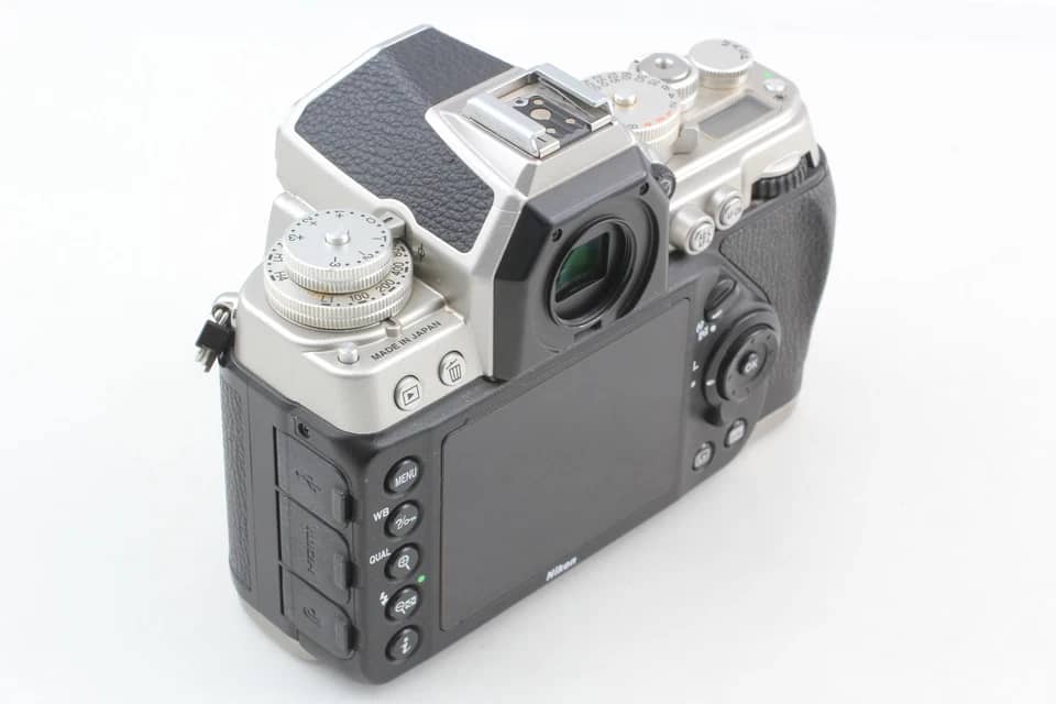 Nikon AF-S Digital Cameras Used - Good