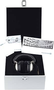Beyerdynamic T1 Headphones & Earbuds Black New