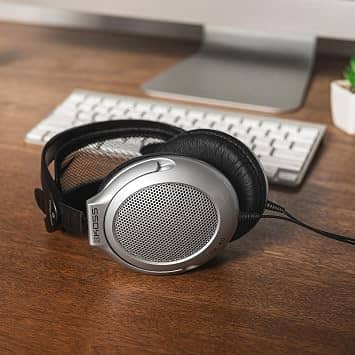 Koss UR40 Headphones & Earbuds Silver New