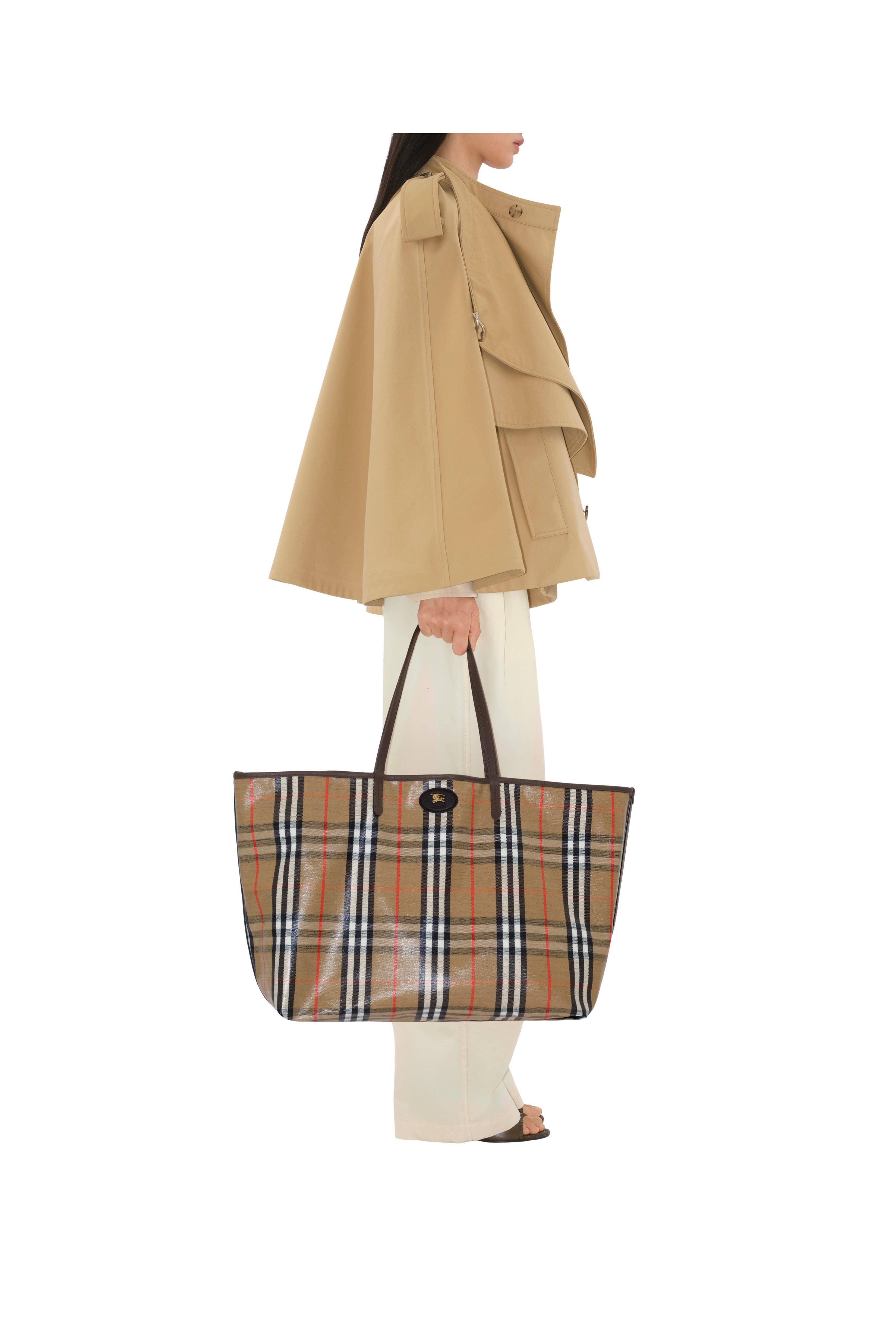 Burberry Highlands Tote Women's bags Medium Sand Canvas New