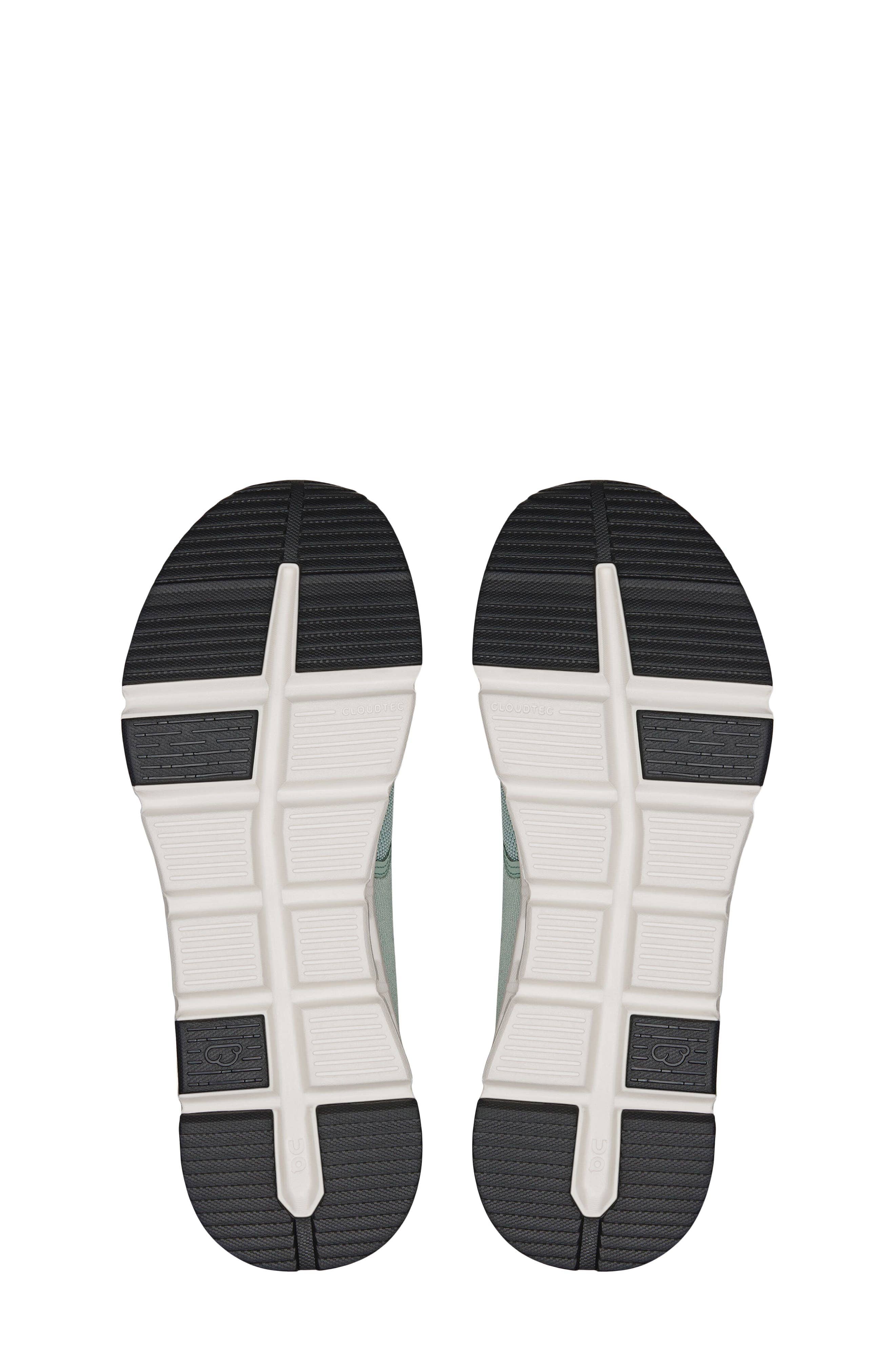 On ' Cloud Sky Running Sneaker Black Full Size Run New