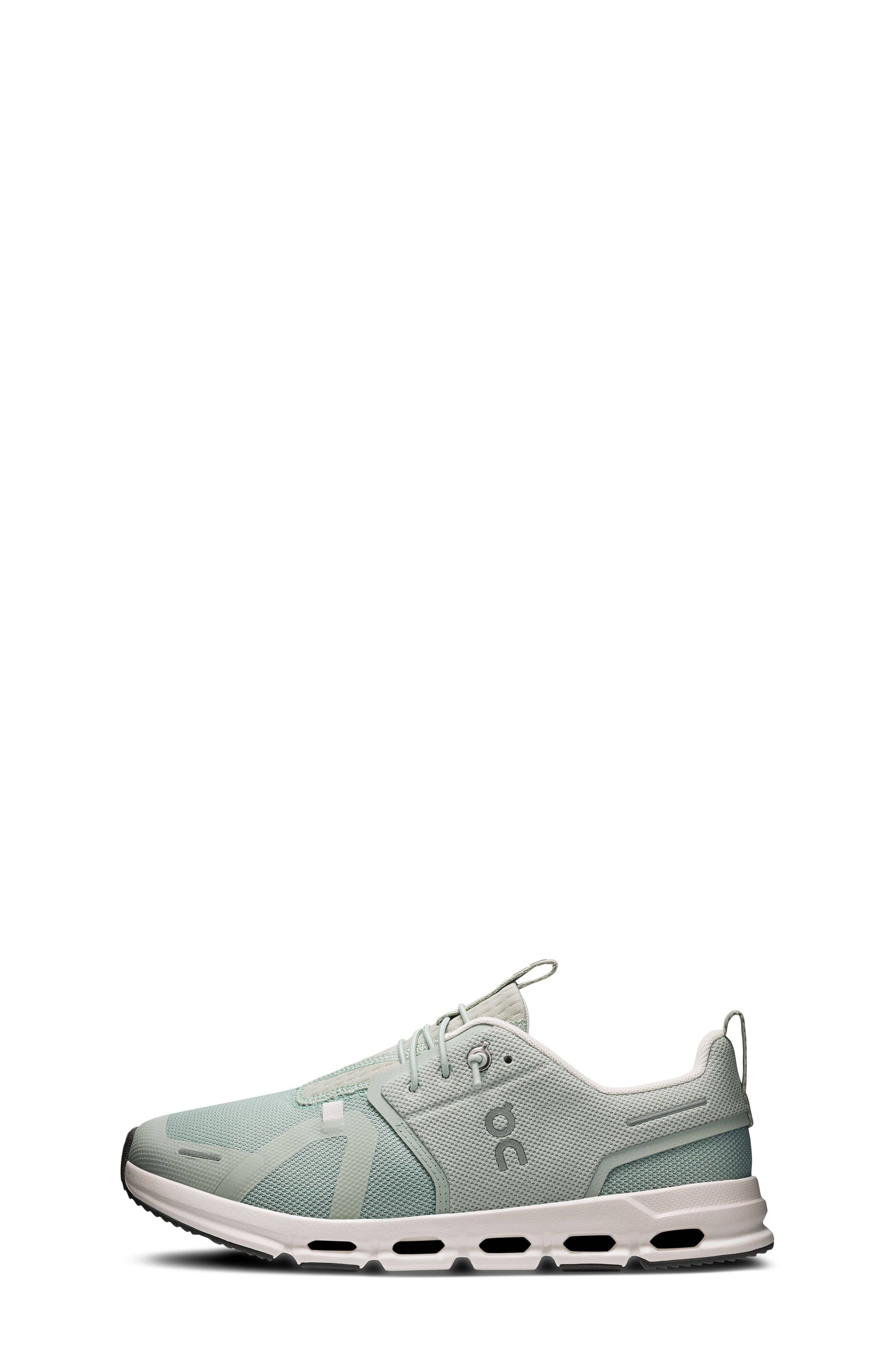 On ' Cloud Sky Running Sneaker Black Full Size Run New