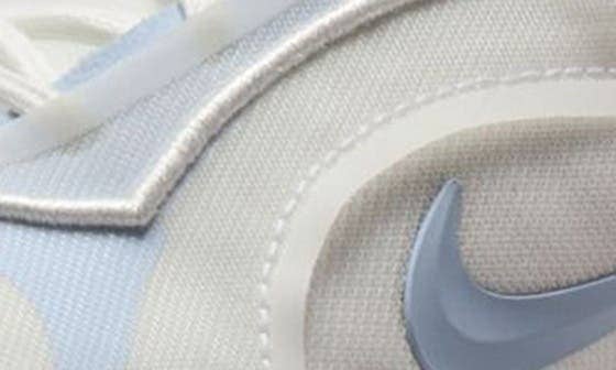 Nike Aura Edge Sneaker White Full Size Run New