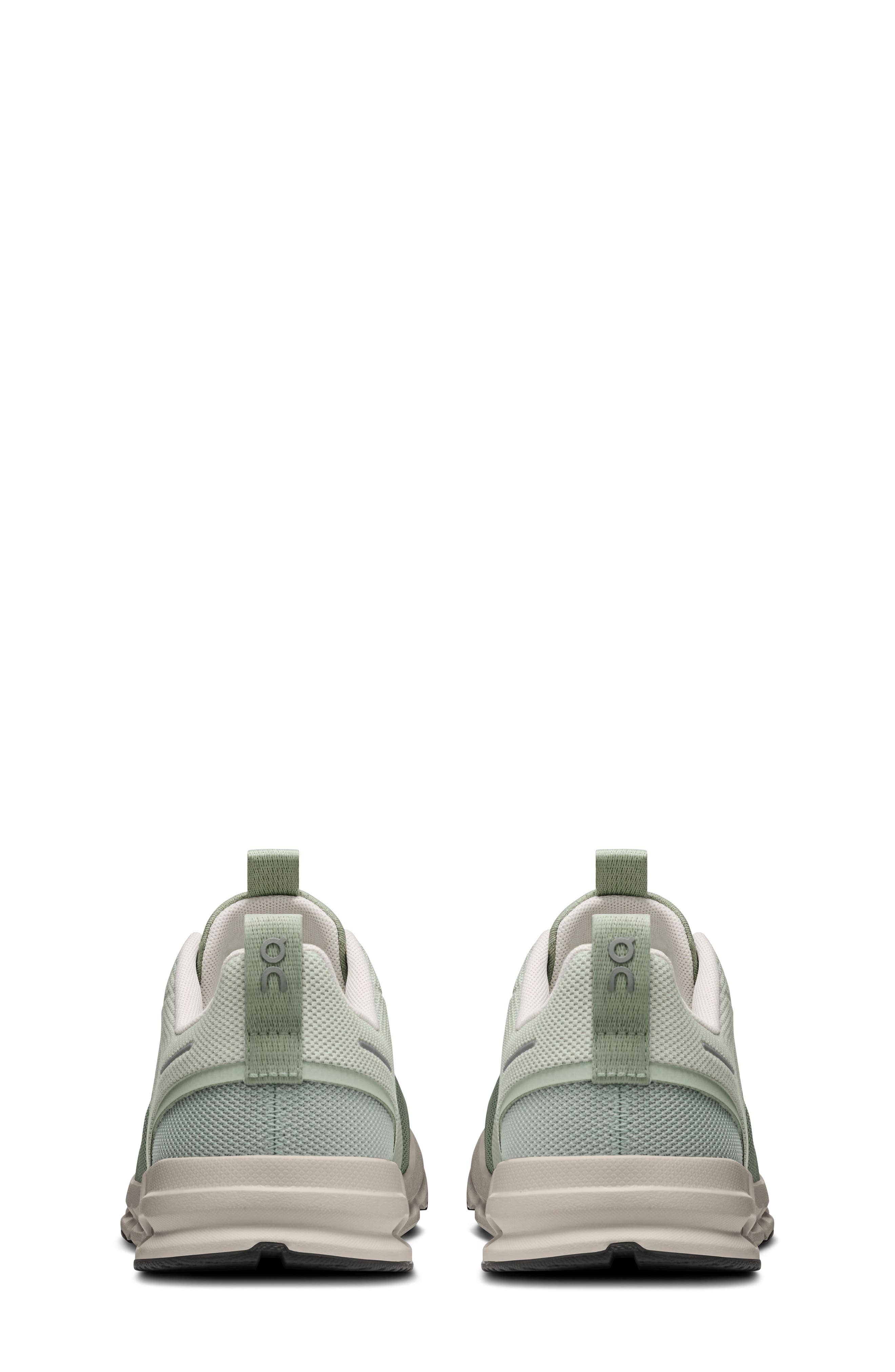 On ' Cloud Sky Running Sneaker Black Full Size Run New
