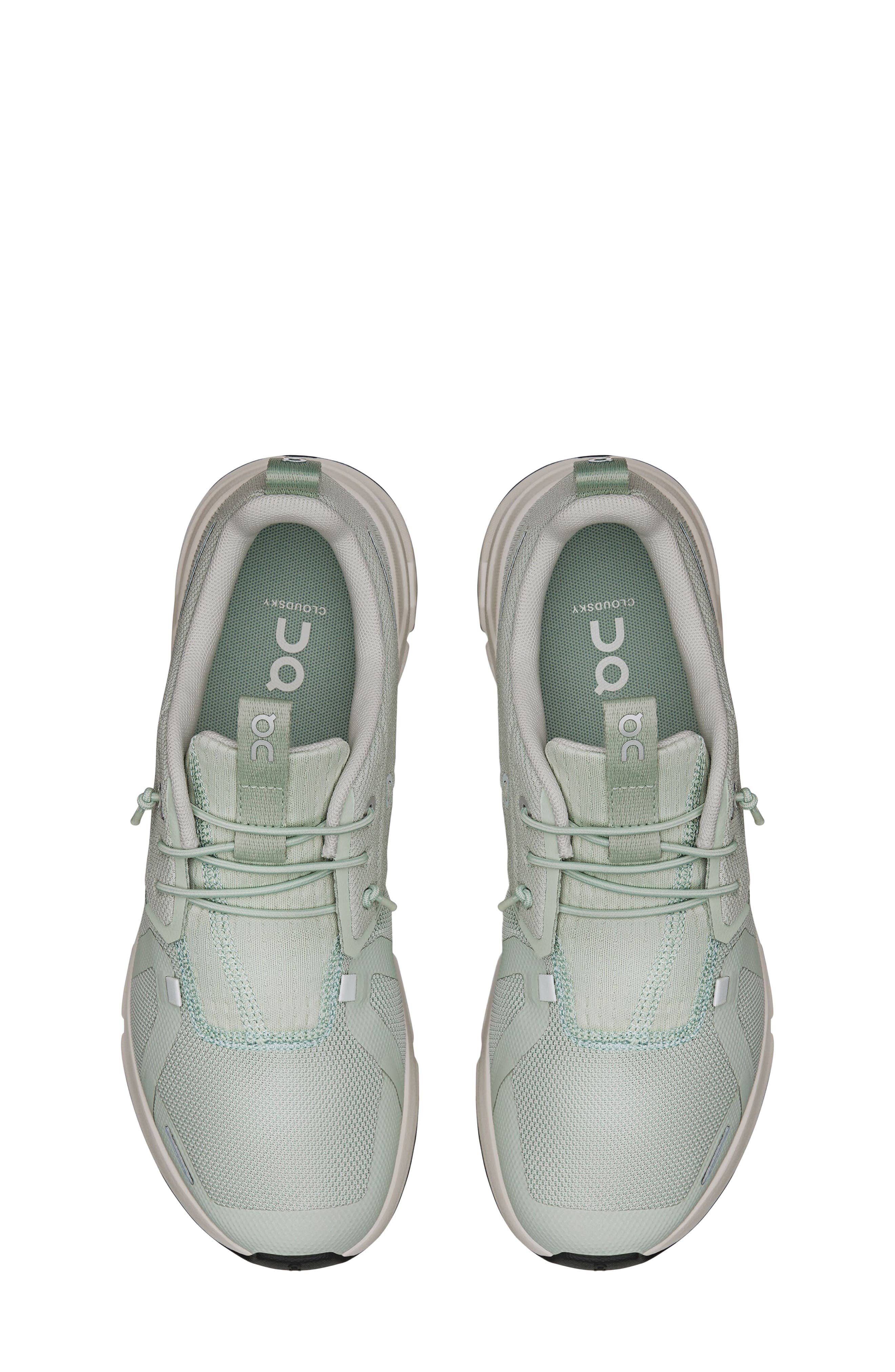 On ' Cloud Sky Running Sneaker Black Full Size Run New