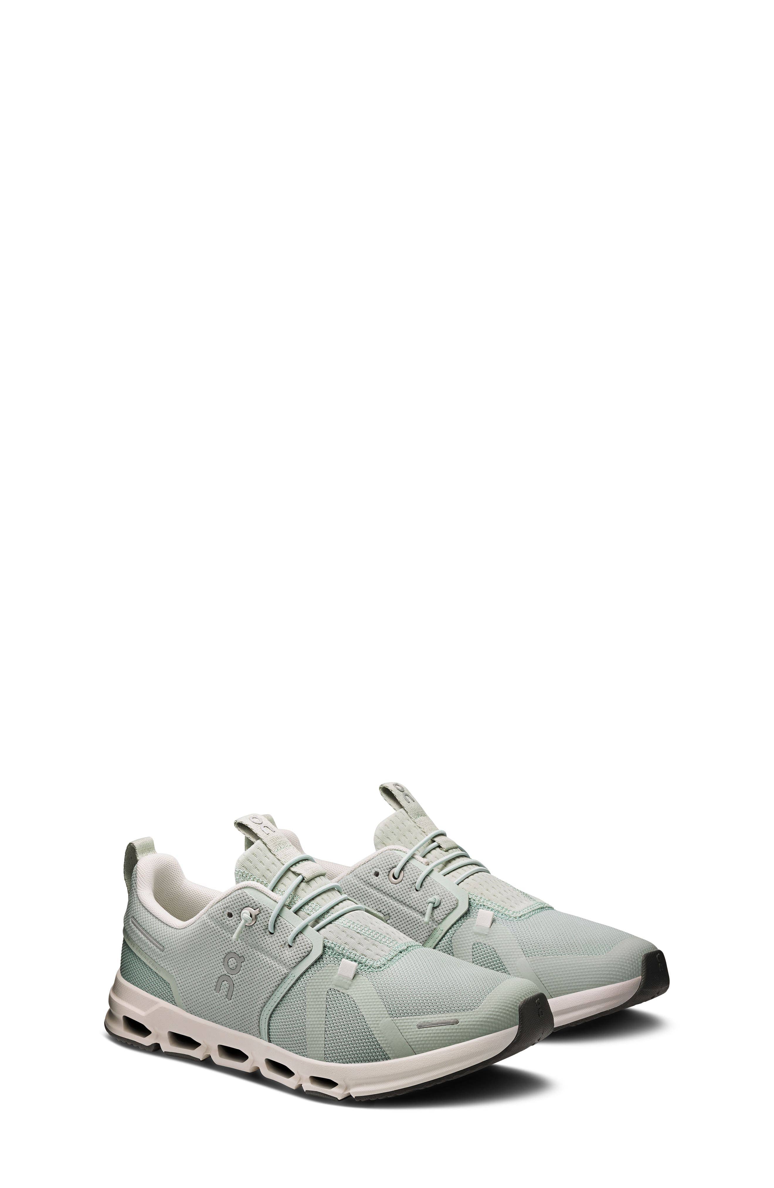 On ' Cloud Sky Running Sneaker Black Full Size Run New