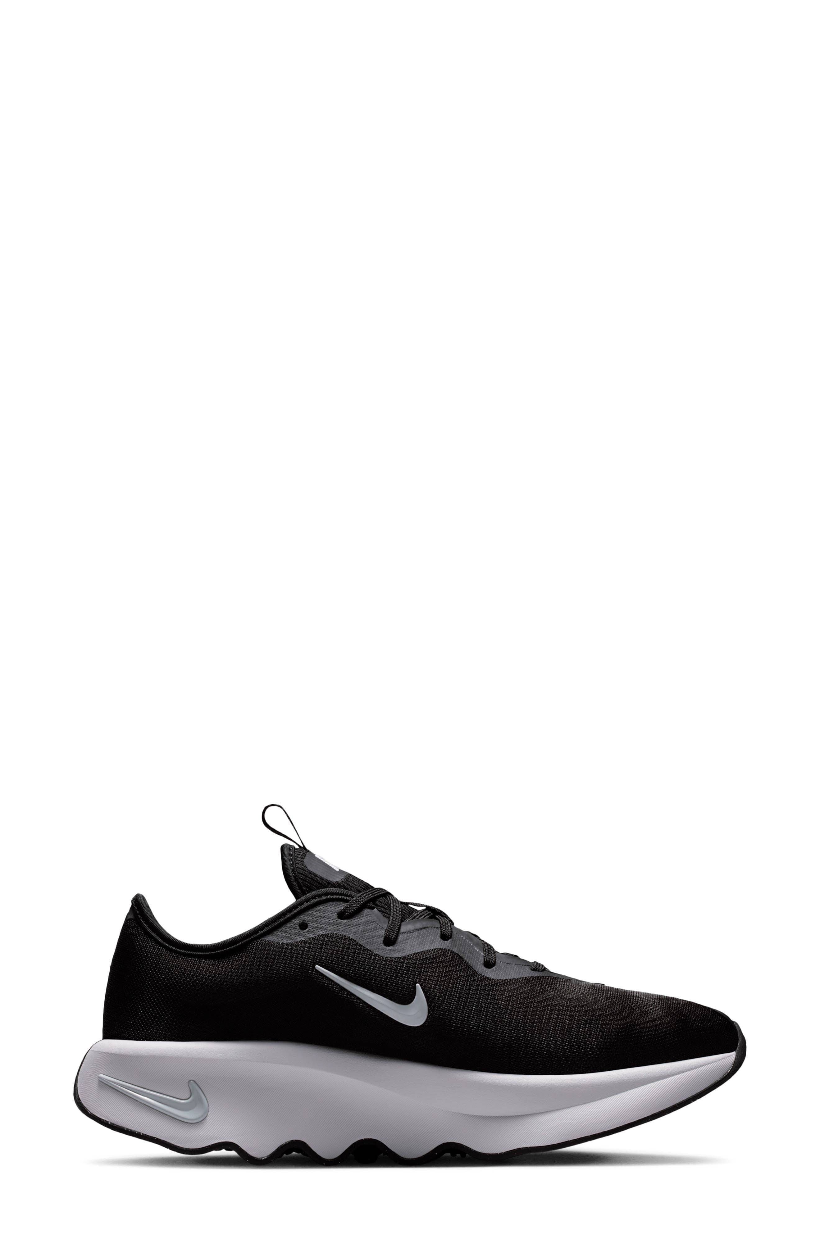 Nike Motiva 2 Sneaker Green 7.5 New