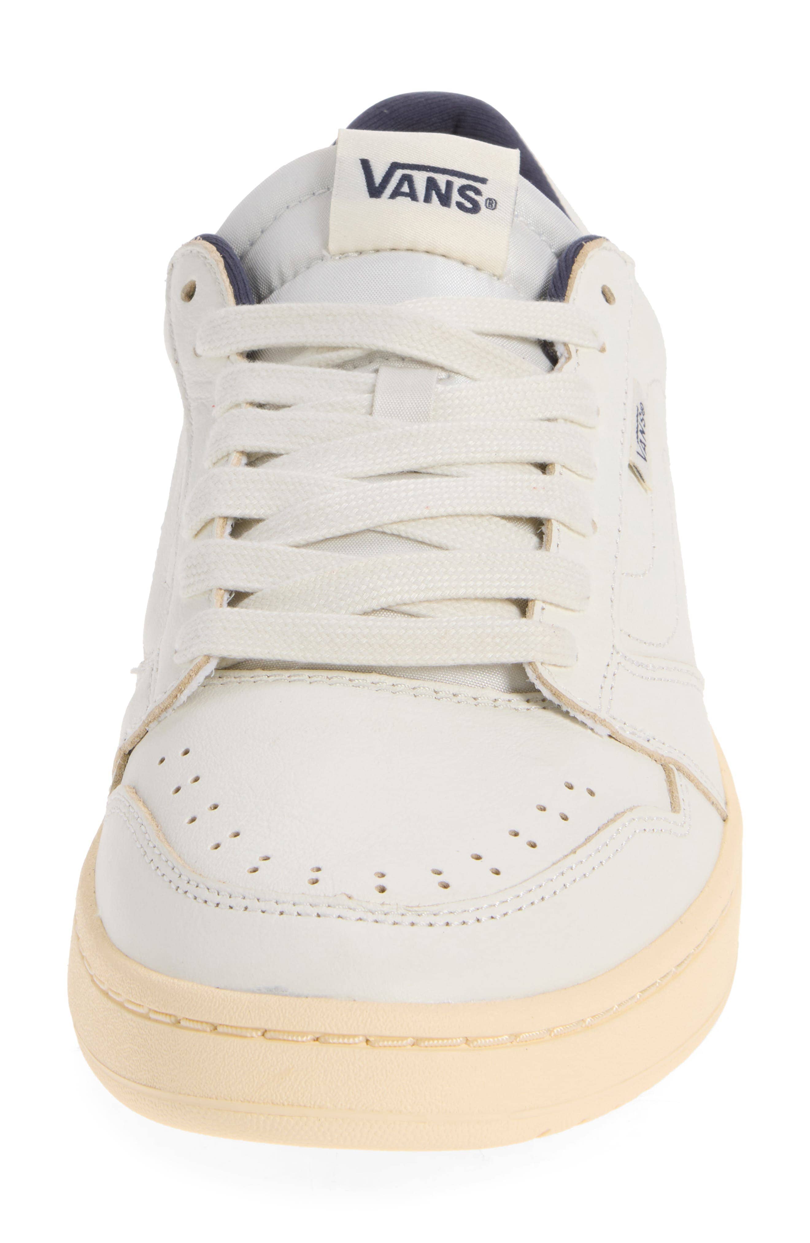 Vans Court Low Sneaker White Full Size Run New