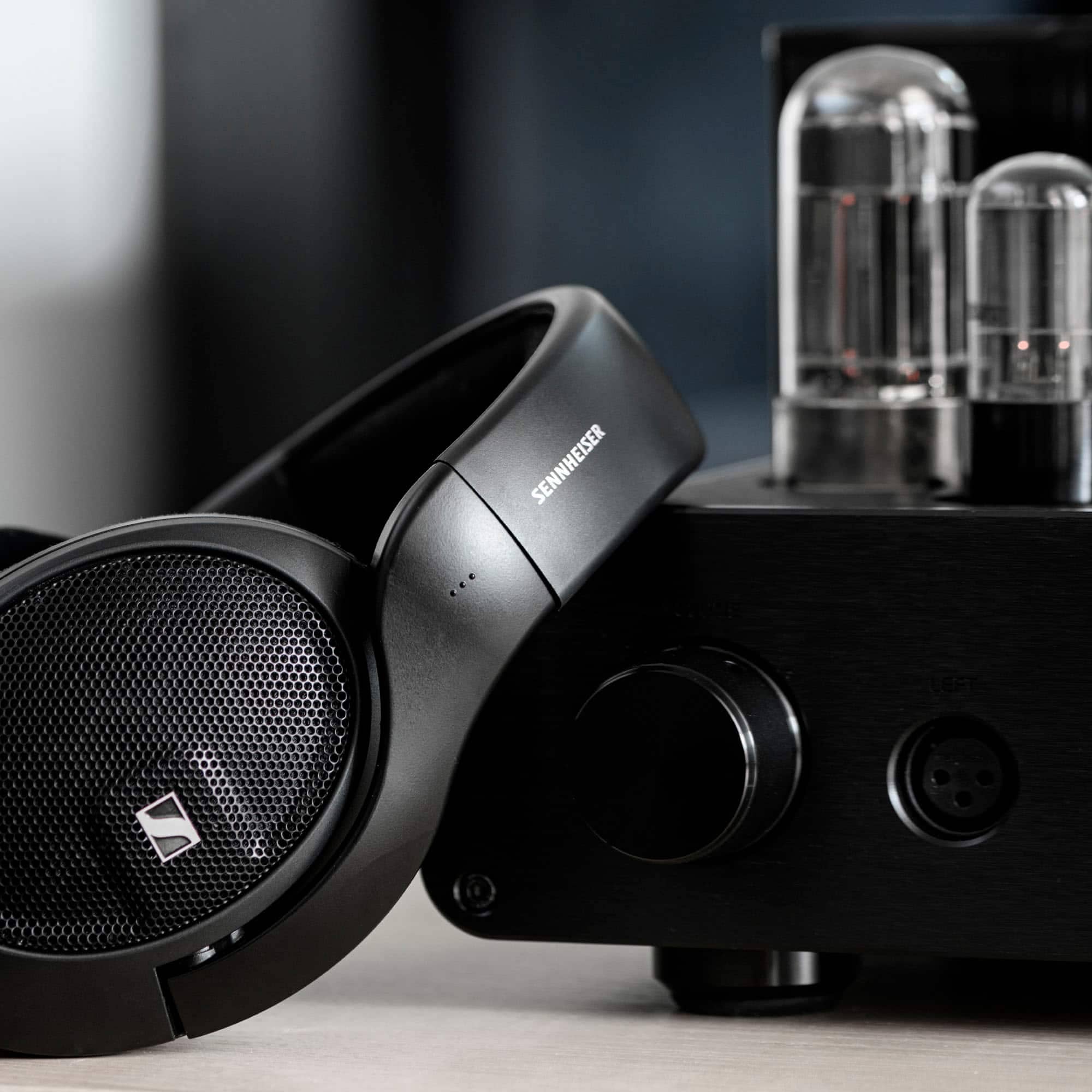 Sennheiser HD 560S Headphones & Earbuds Black New