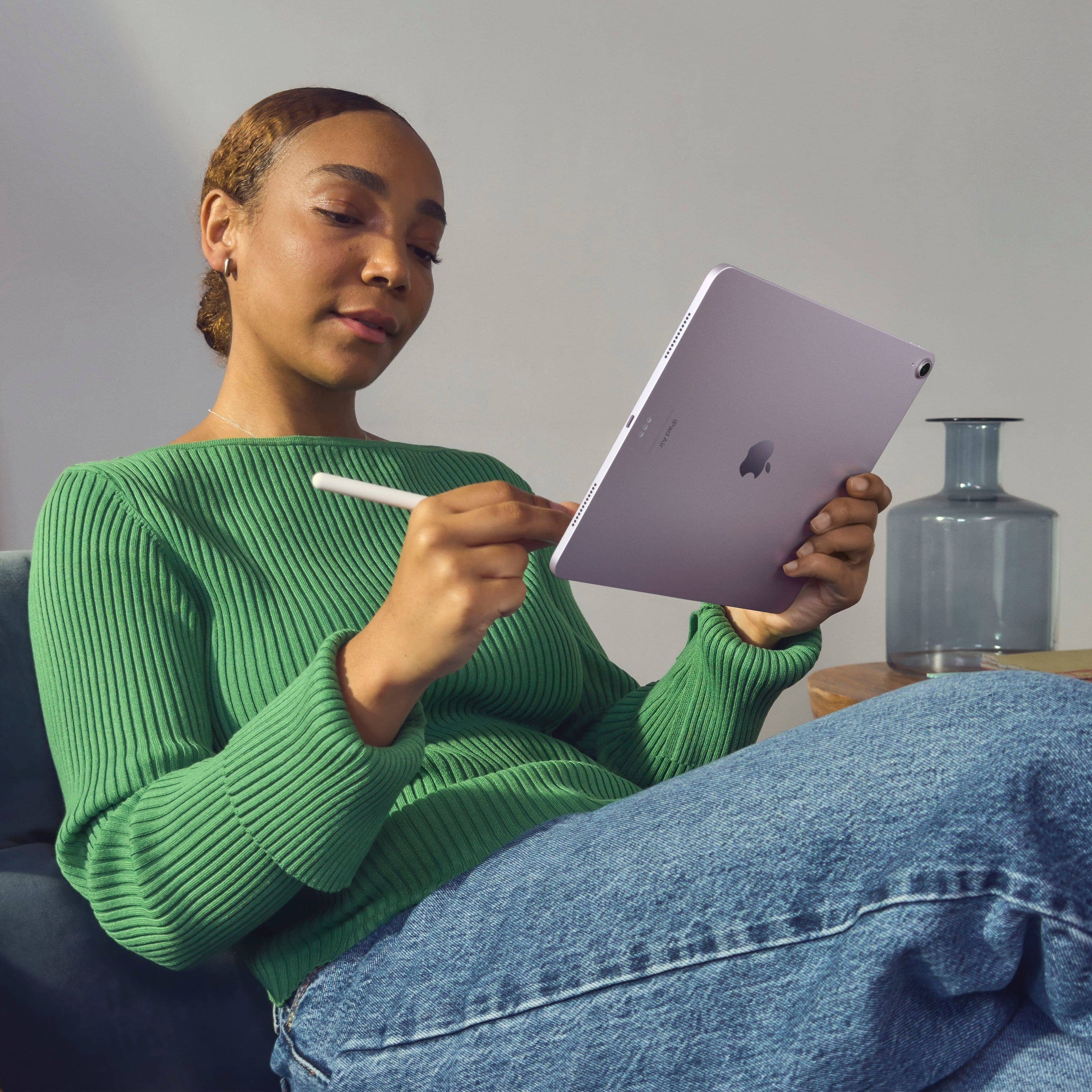 Apple iPad Air M2 Tablets