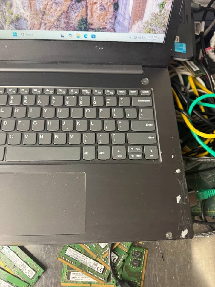 Lenovo V330 Computers 256GB 12GB Refurbished - Acceptable