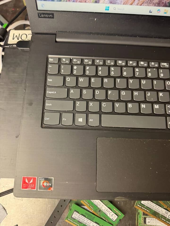 Lenovo V330 Computers 256GB 12GB Refurbished - Acceptable