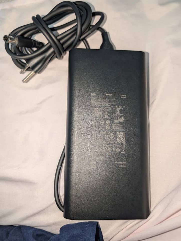 Dell Alienware m18 R2 Computers 1TB 16GB Used - Good