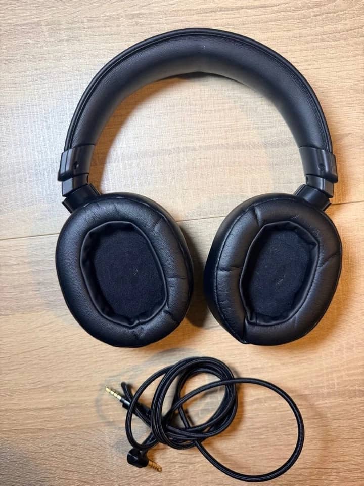 Sony MDR-M1 Headphones & Earbuds Black New