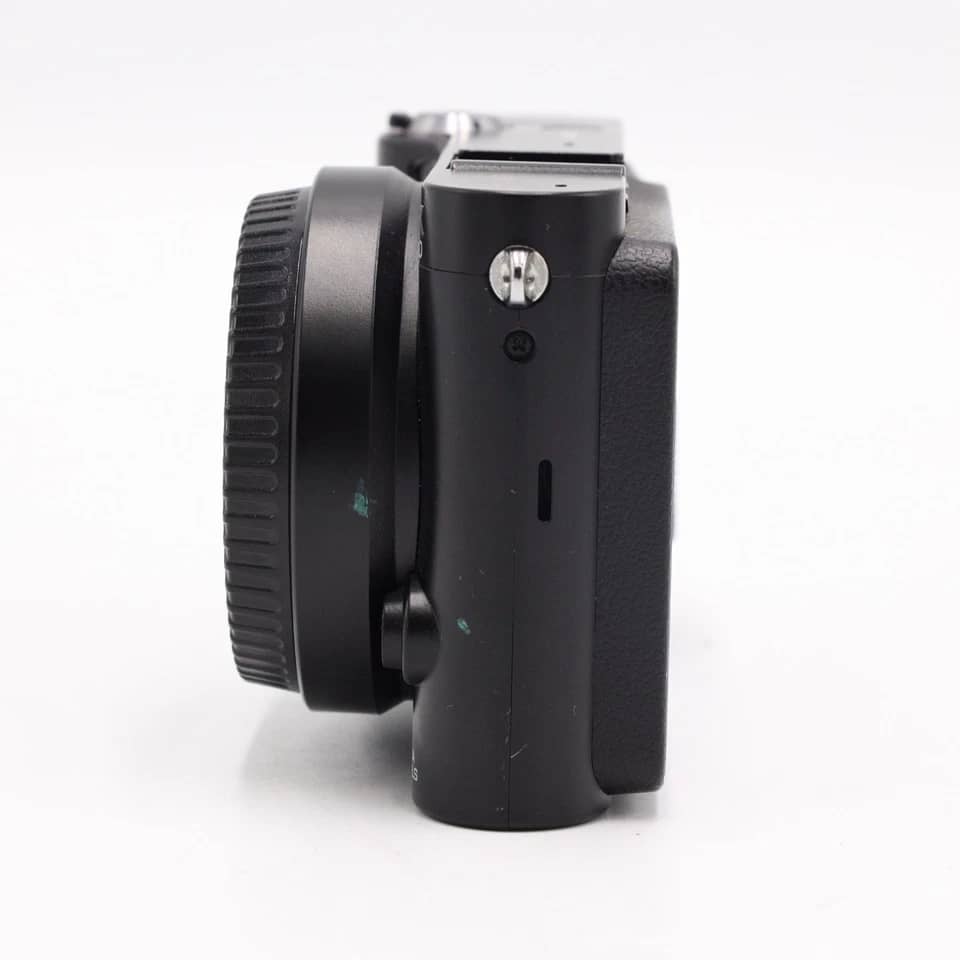 Samsung NX1000 Digital Cameras Body Only For parts or not working