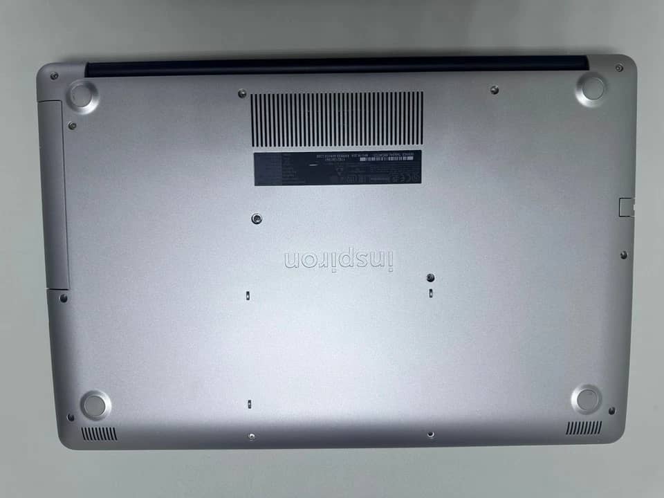 Dell Inspiron 3793 Computers 1TB 8GB Used - Good
