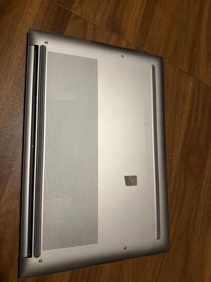 HP ZBook Studio G10 Computers 1TB 16GB Used - Good