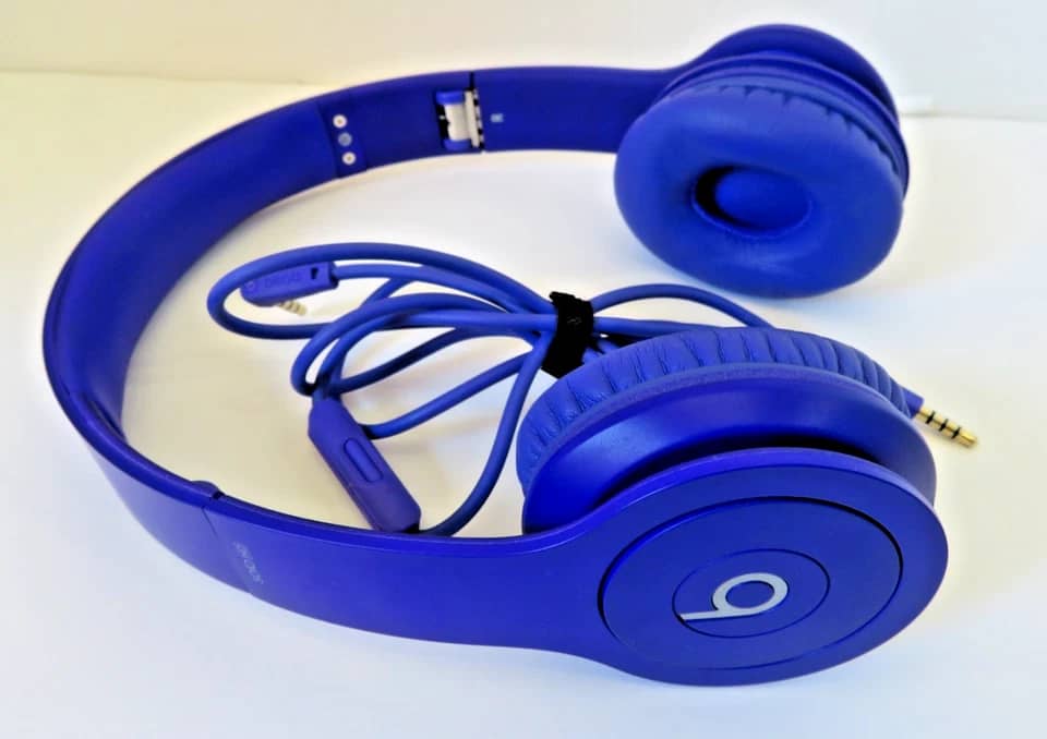 Beats Solo Wireless Headphones & Earbuds Black New