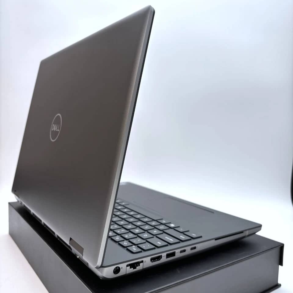 Dell Precision 7680 Computers 1TB 32GB New
