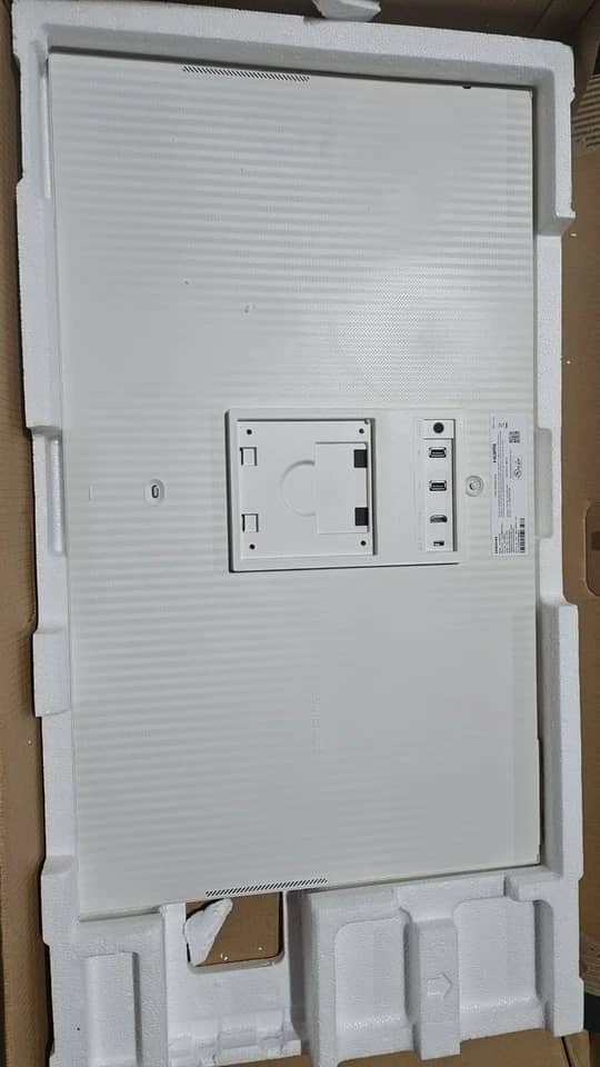 Samsung LS32FM803U Monitors For parts or not working