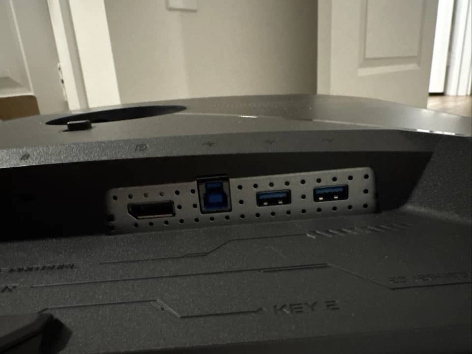 ASUS XG27AQDMG Monitors For parts or not working