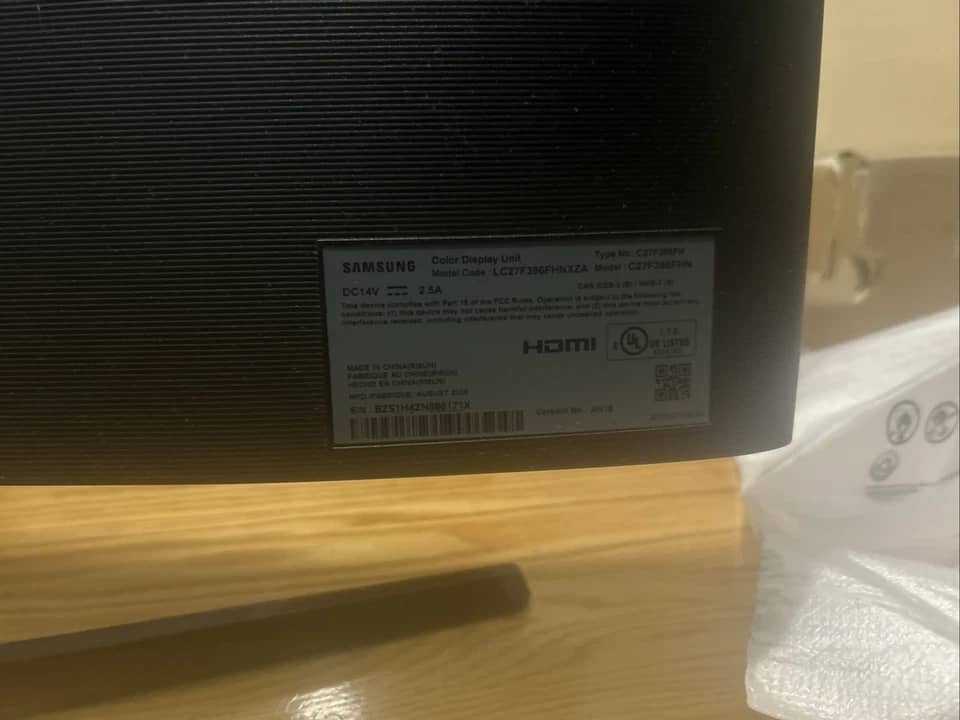 Samsung LS32DG502E Monitors For parts or not working