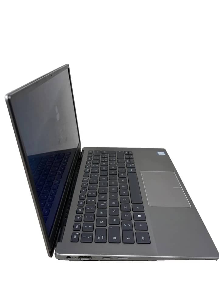Dell Latitude 3301 Computers 128GB 4GB Open-Box Excellent