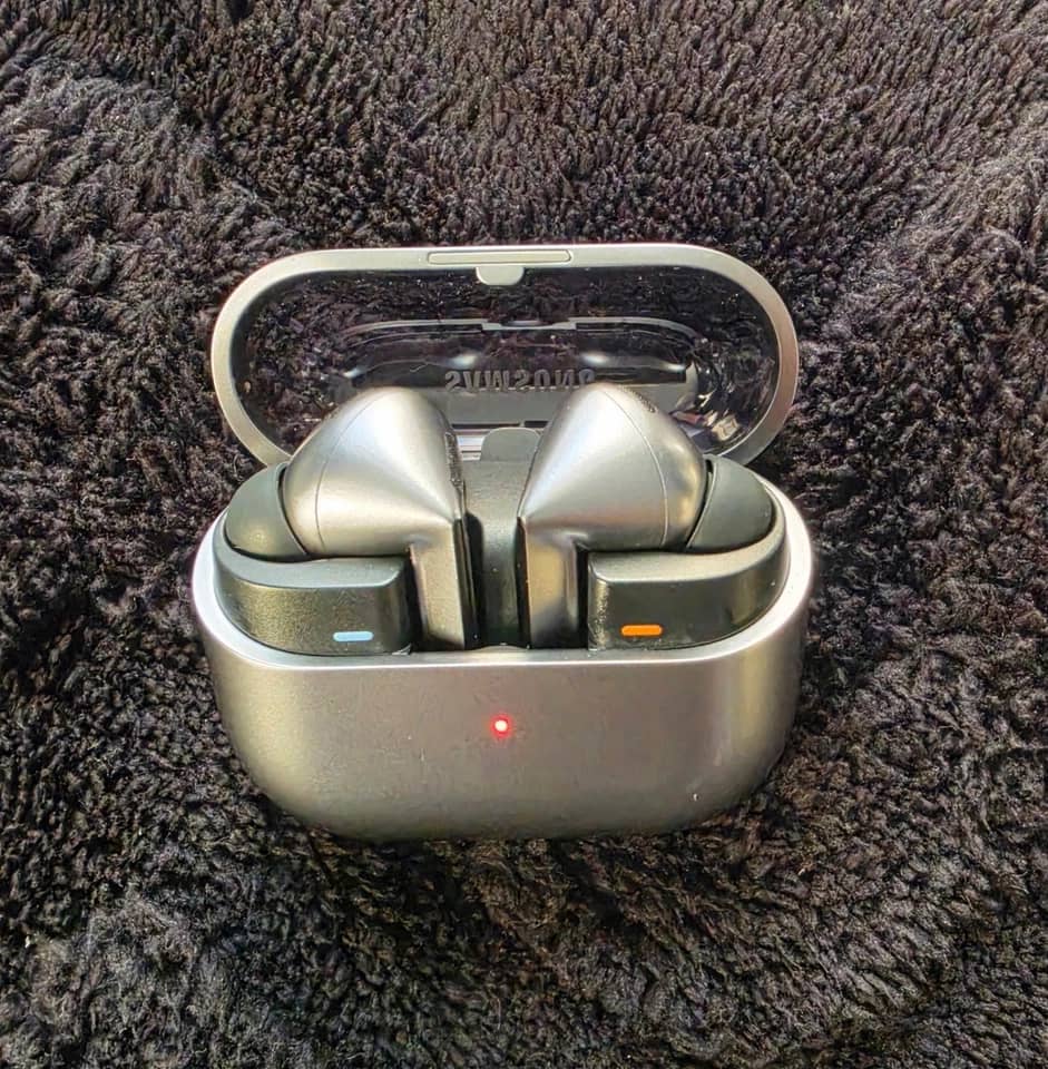 Samsung Galaxy Buds Live Headphones & Earbuds White Used - Good