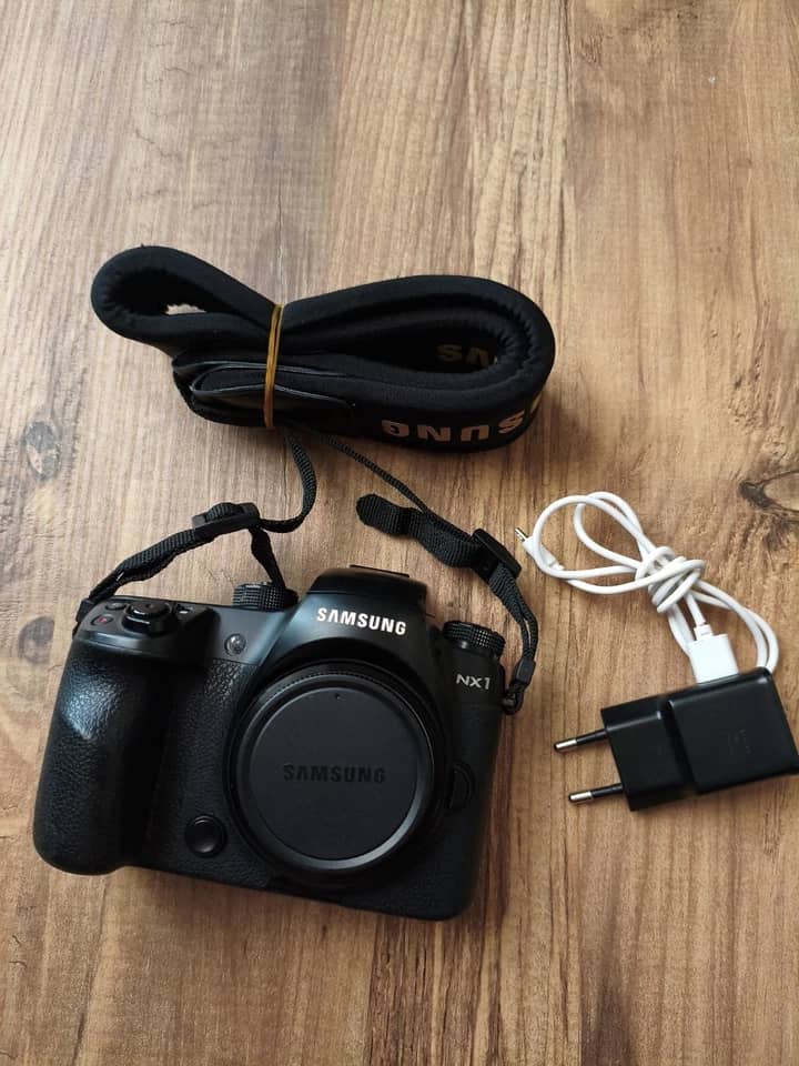 Samsung NX1 Digital Cameras Black Used - Good 16-50mm Kit