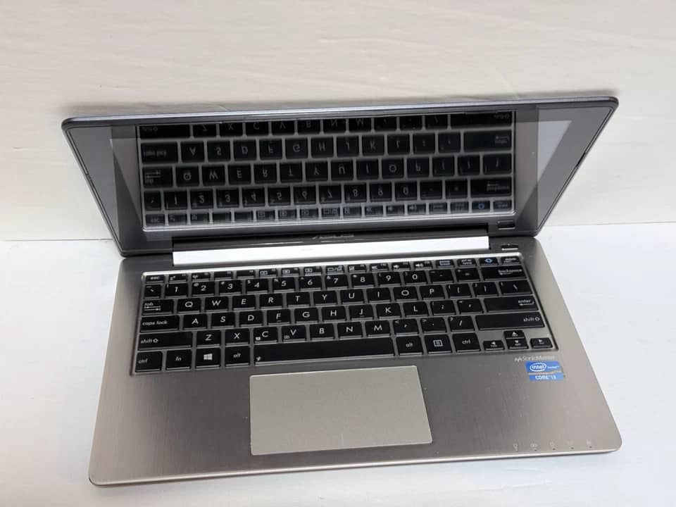 ASUS Vivobook X202E Computers 500GB 4GB Used - Good