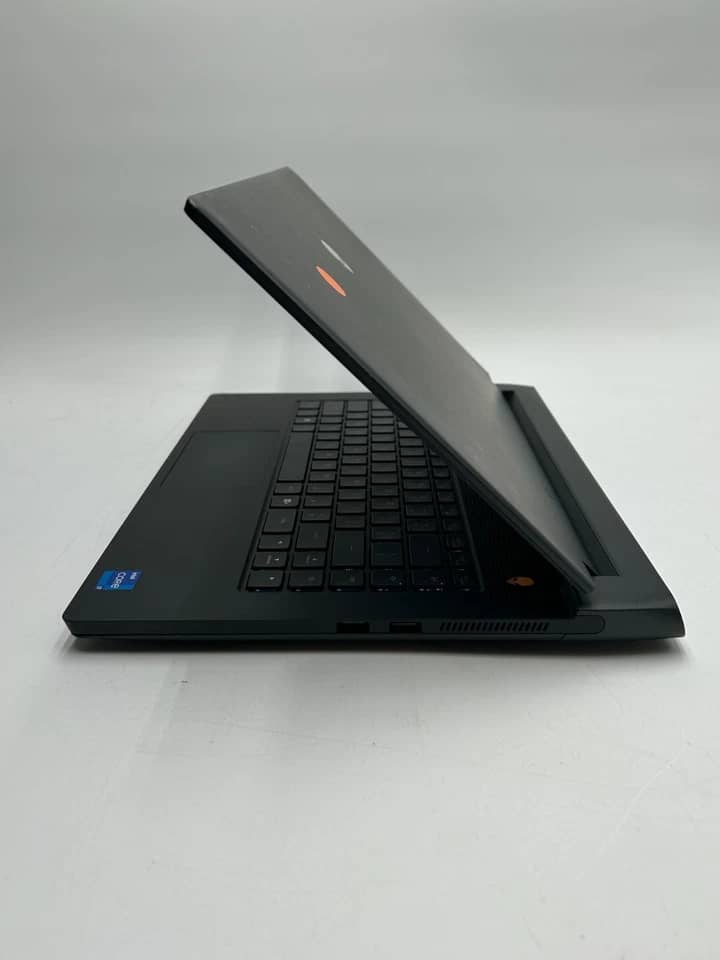 Dell Alienware m15 R7 Computers 1000GB 16GB Refurbished - Excellent