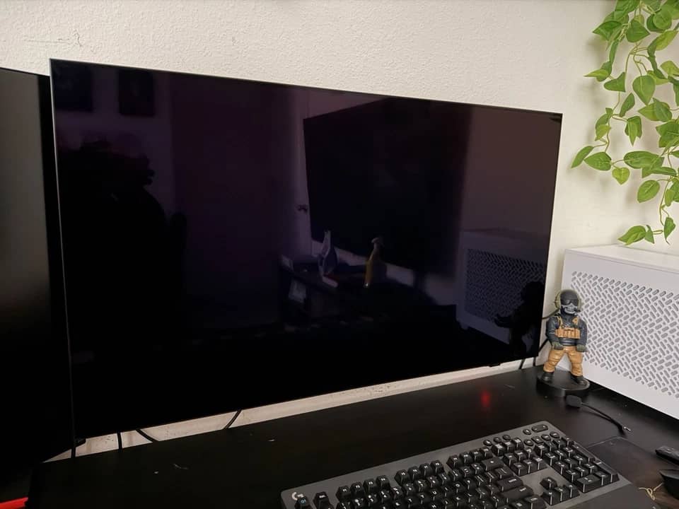 Samsung S90F TVs Black 42" 3840x2160 120Hz New