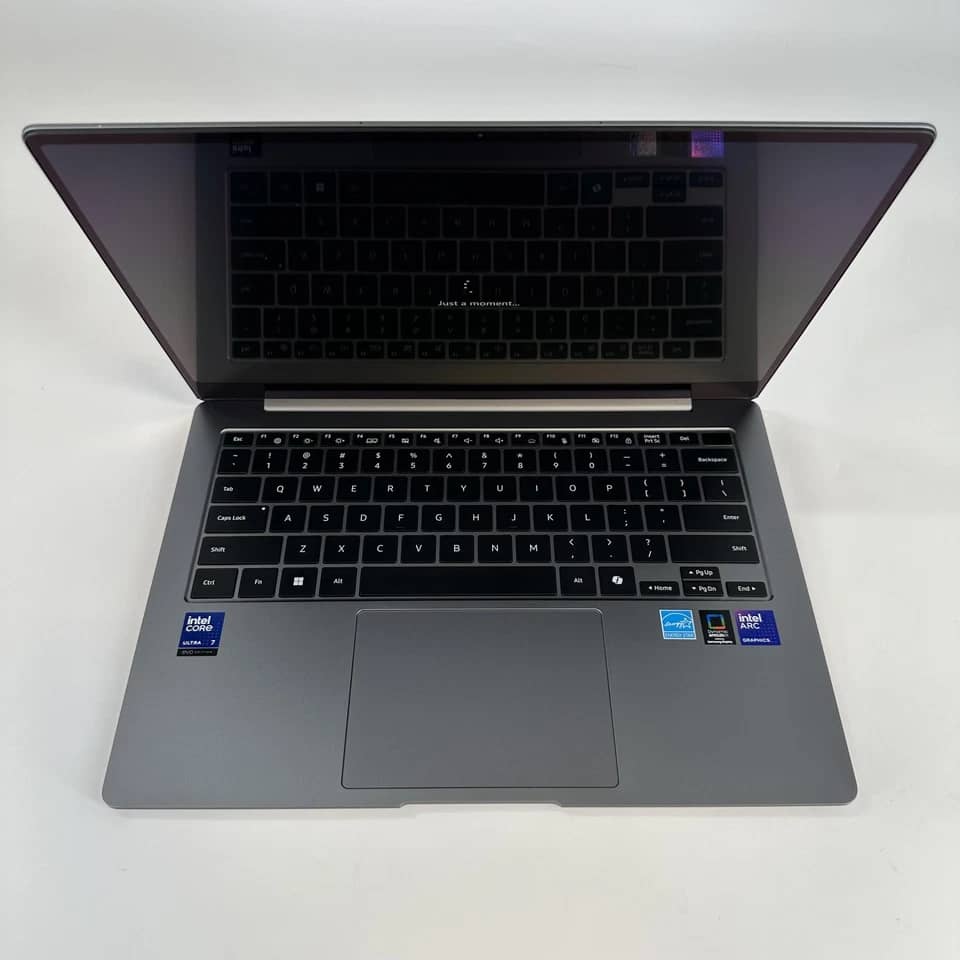 Samsung Galaxy Book5 Pro Computers 1TB 32GB New