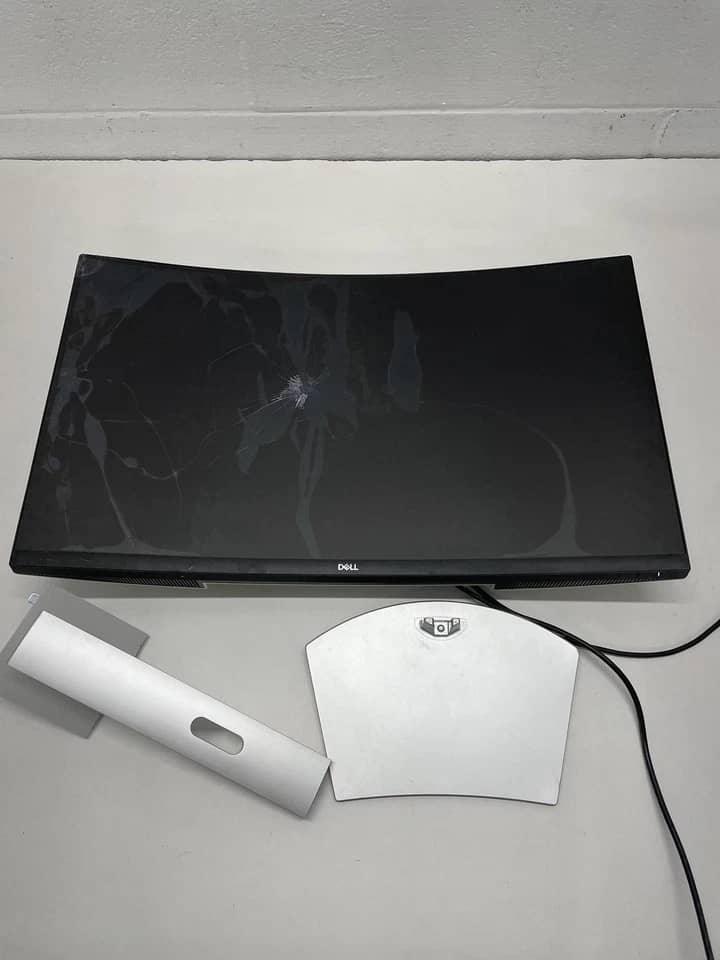 Dell P3223QE Monitors Refurbished - Excellent