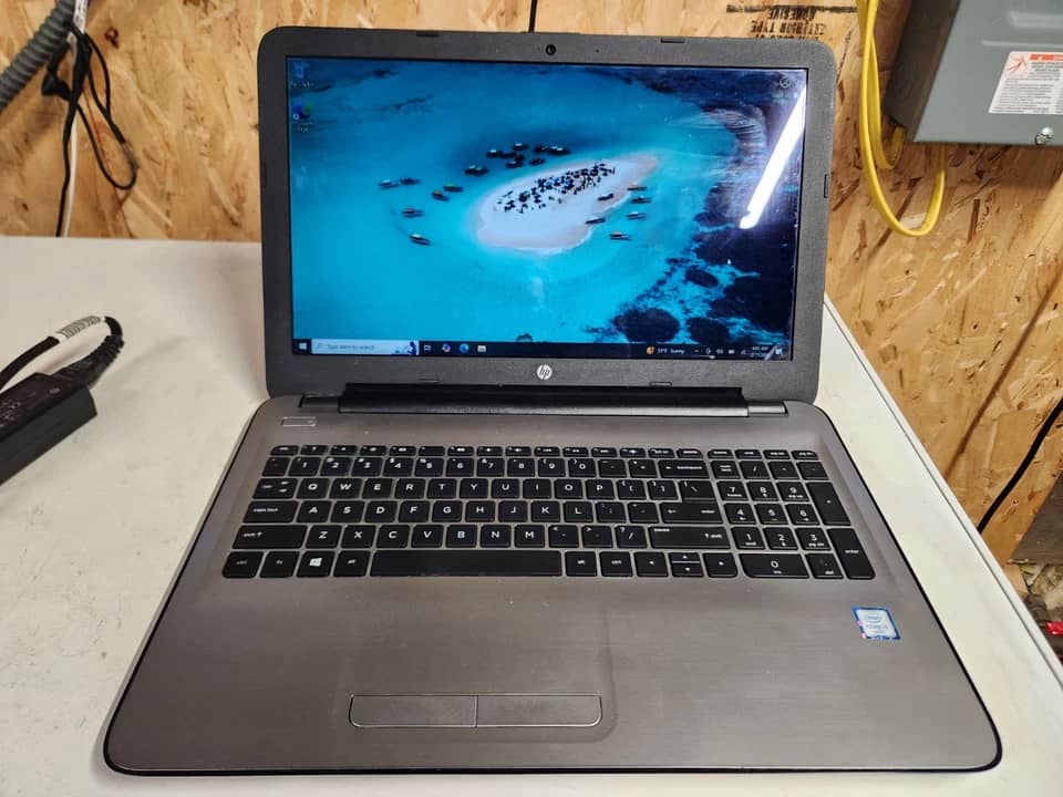 HP 15-ay Computers New