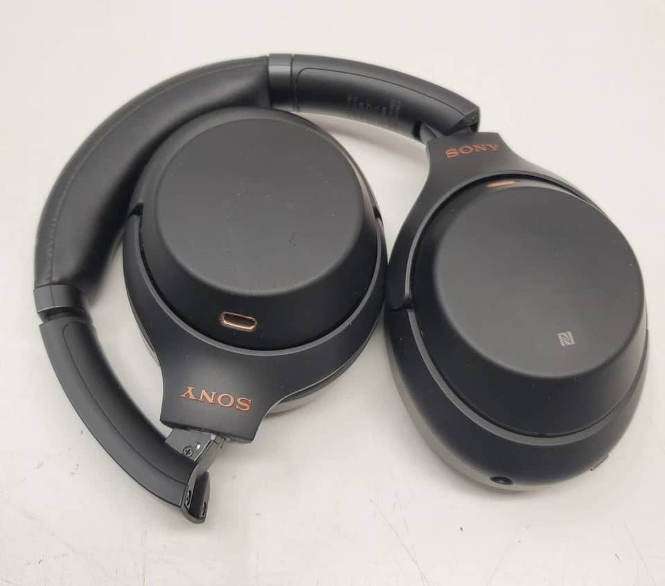 Sony WH-1000XM3 Headphones & Earbuds Brown New