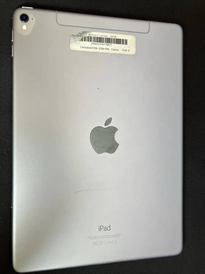 Apple iPad Pro 1st Tablets Gold 128GB For parts or not working 9.7"