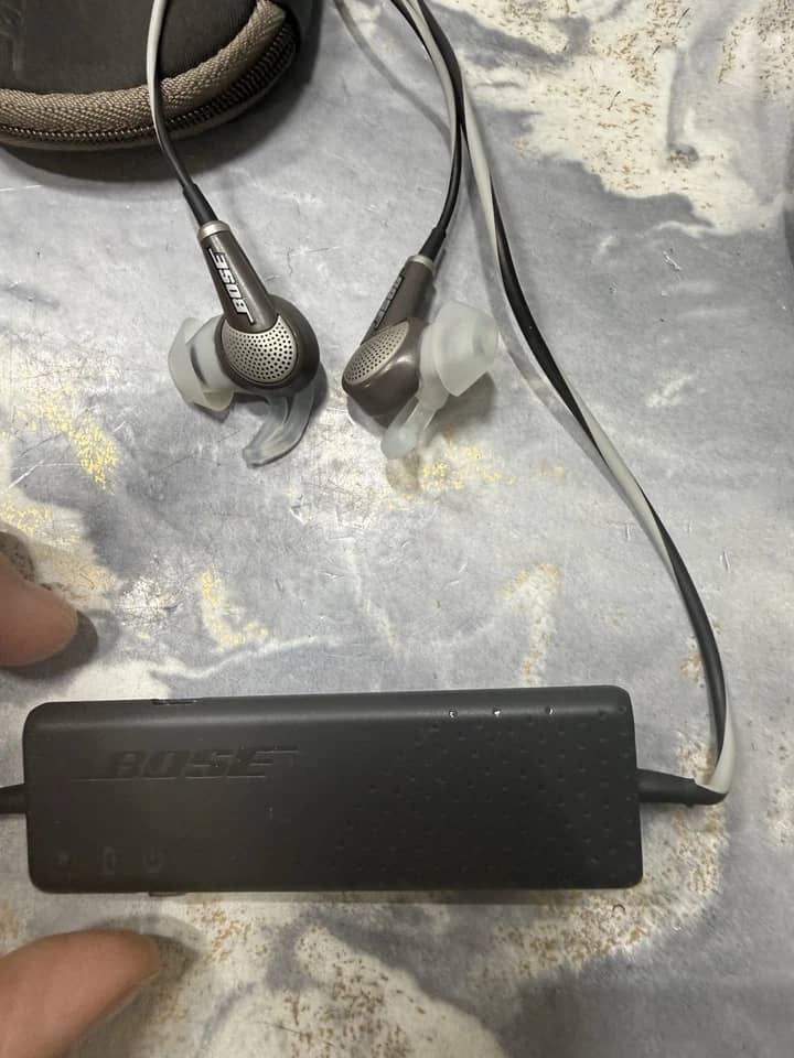 Bose QuietComfort 20 Headphones & Earbuds White New