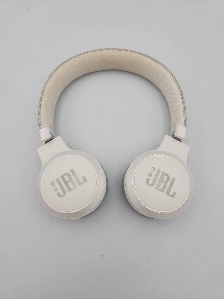 JBL Live 400BT Headphones & Earbuds Black New