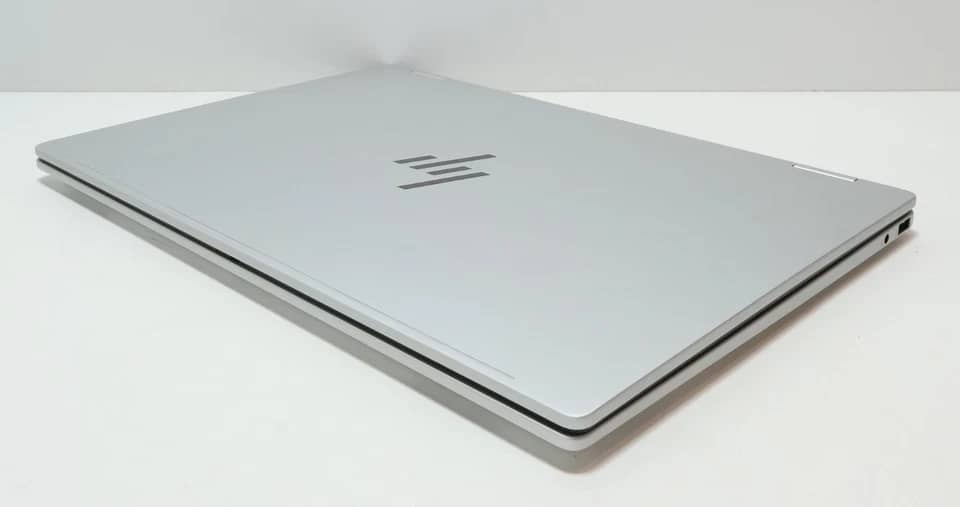 HP 16-au Computers 1TB 32GB New