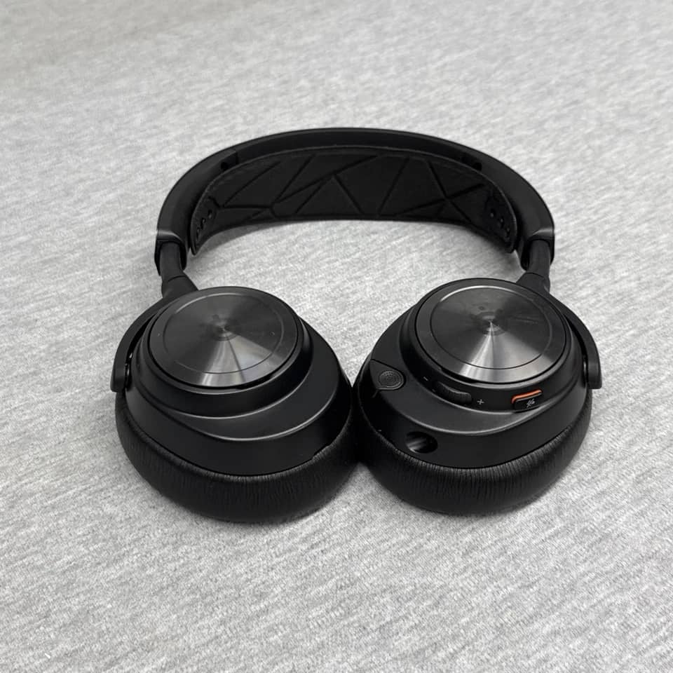 SteelSeries Arctis Nova Pro Headphones & Earbuds Black Used - Good