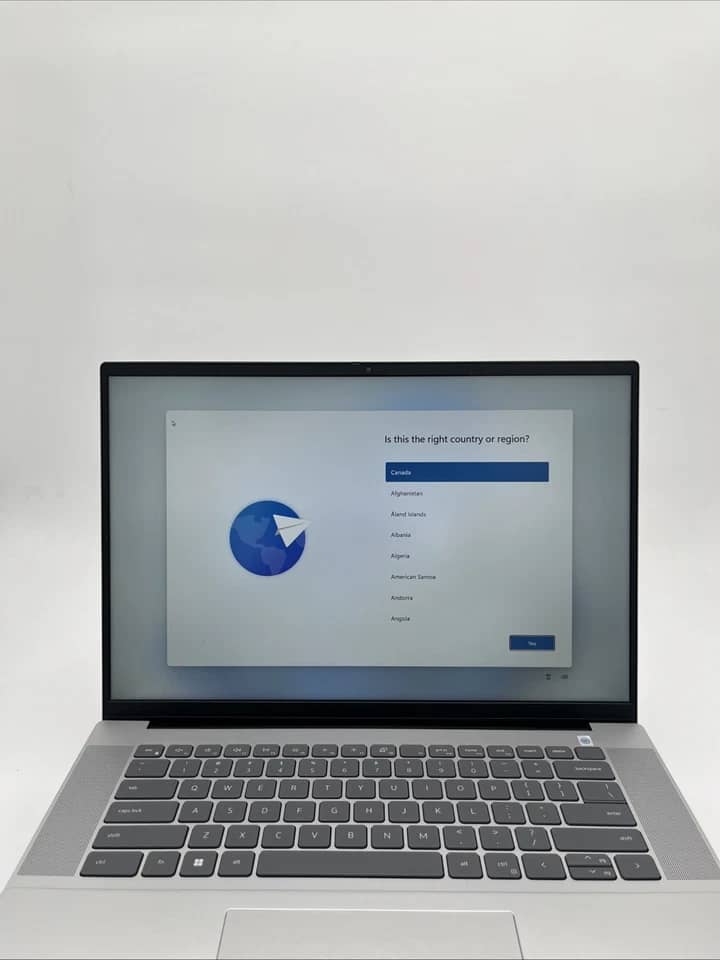 Dell Inspiron 16 5630 Computers 1TB 16GB Refurbished - Excellent