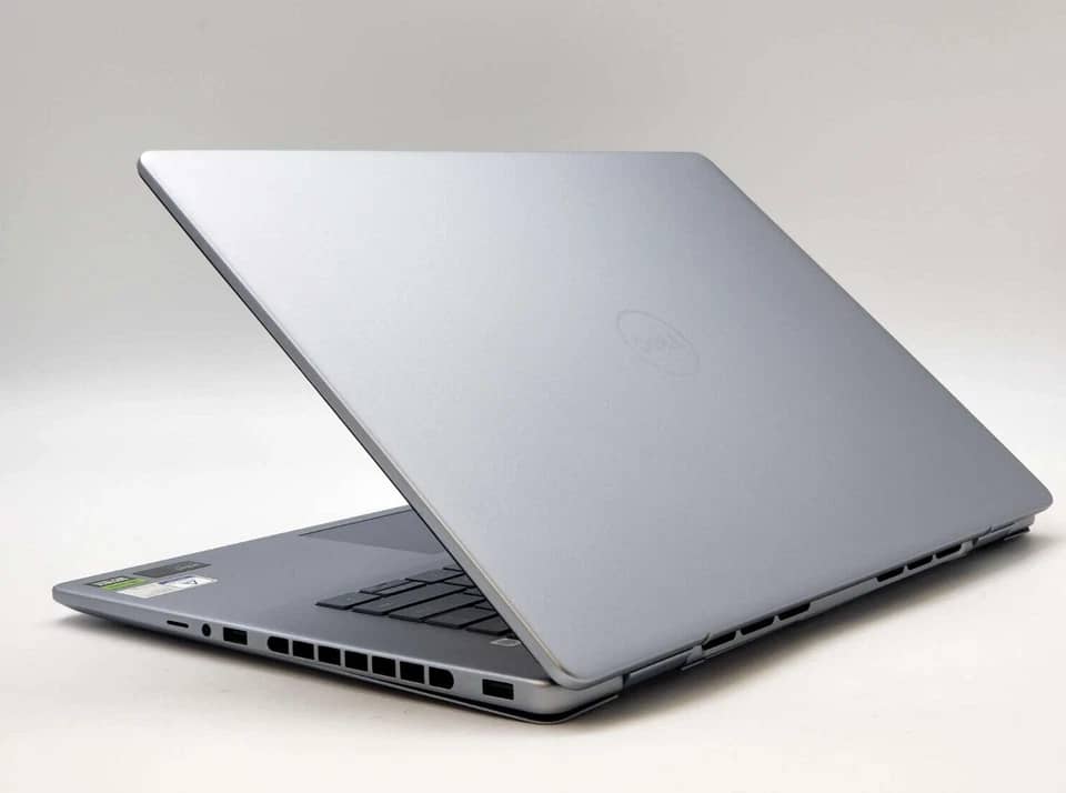 Dell Inspiron 16 7640 Computers 1TB 16GB For parts or not working