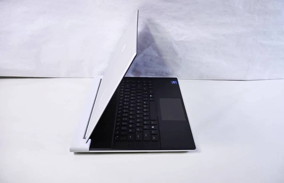 Dell Alienware x16 R1 Computers 1TB 32GB New