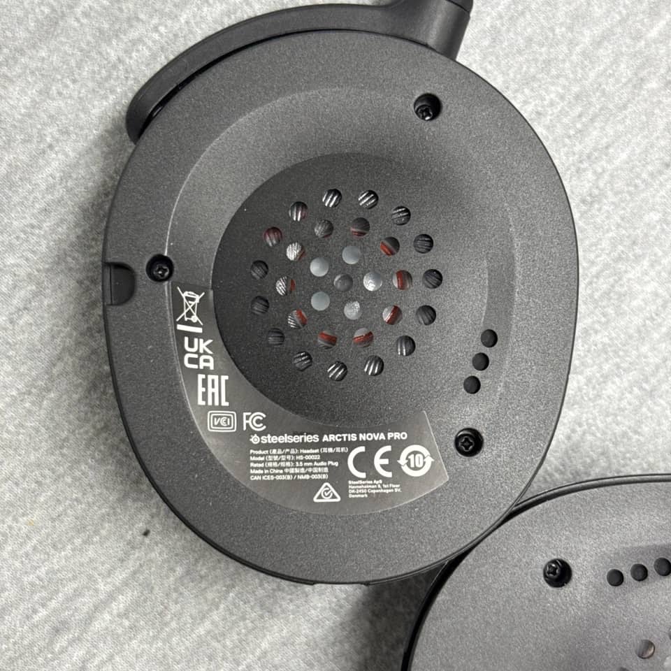 SteelSeries Arctis Nova Pro Headphones & Earbuds Black Used - Good