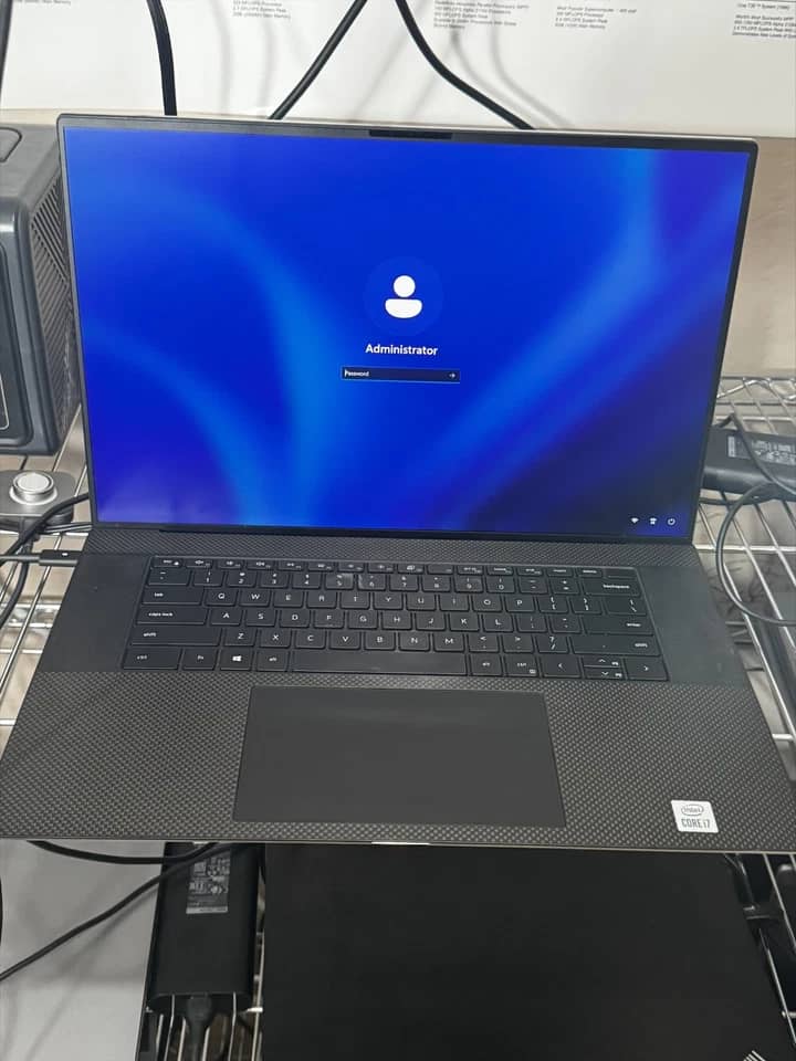 Dell XPS 17 9700 Computers 1TB 16GB Used - Good