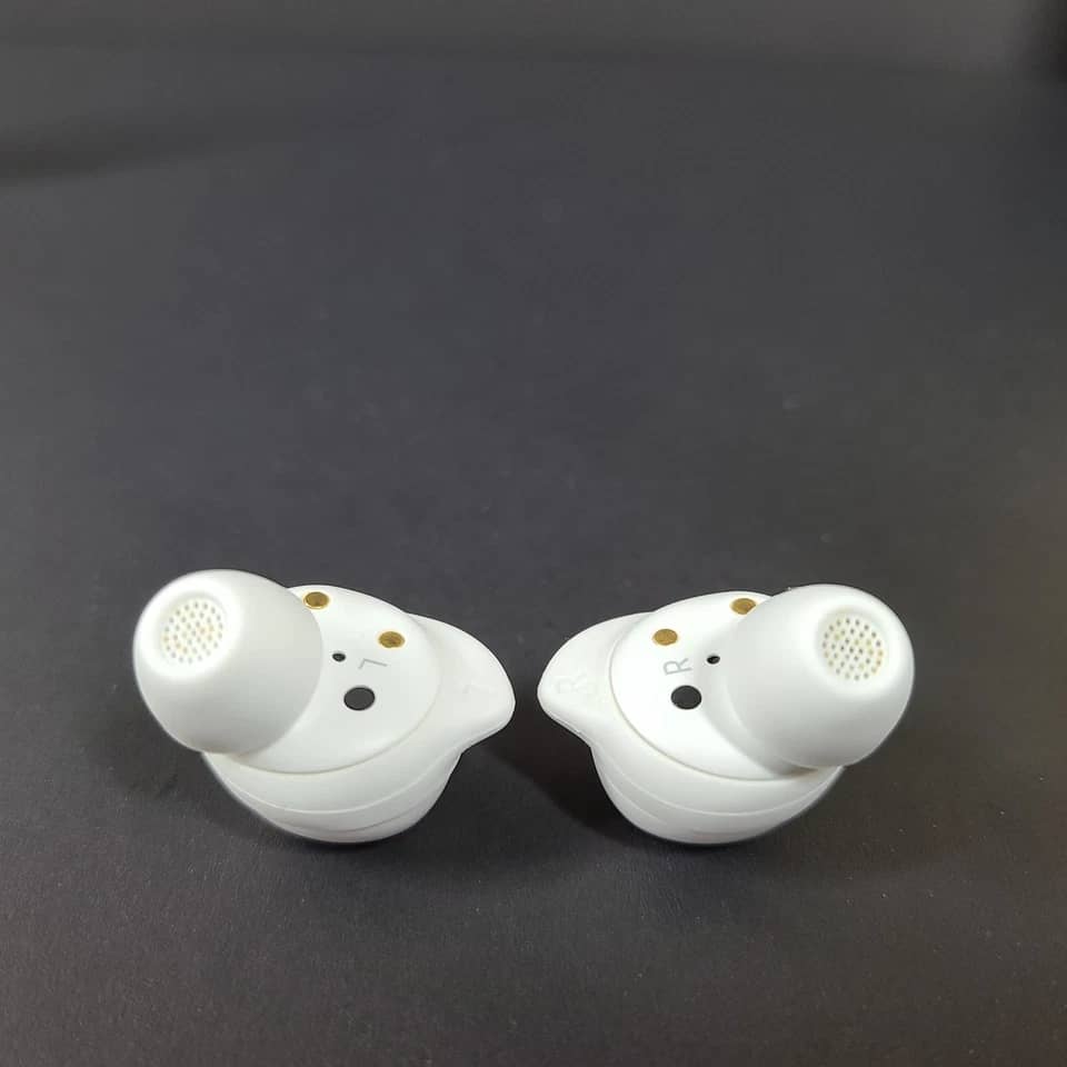 Samsung Galaxy Buds FE Headphones & Earbuds Gray Used - Good