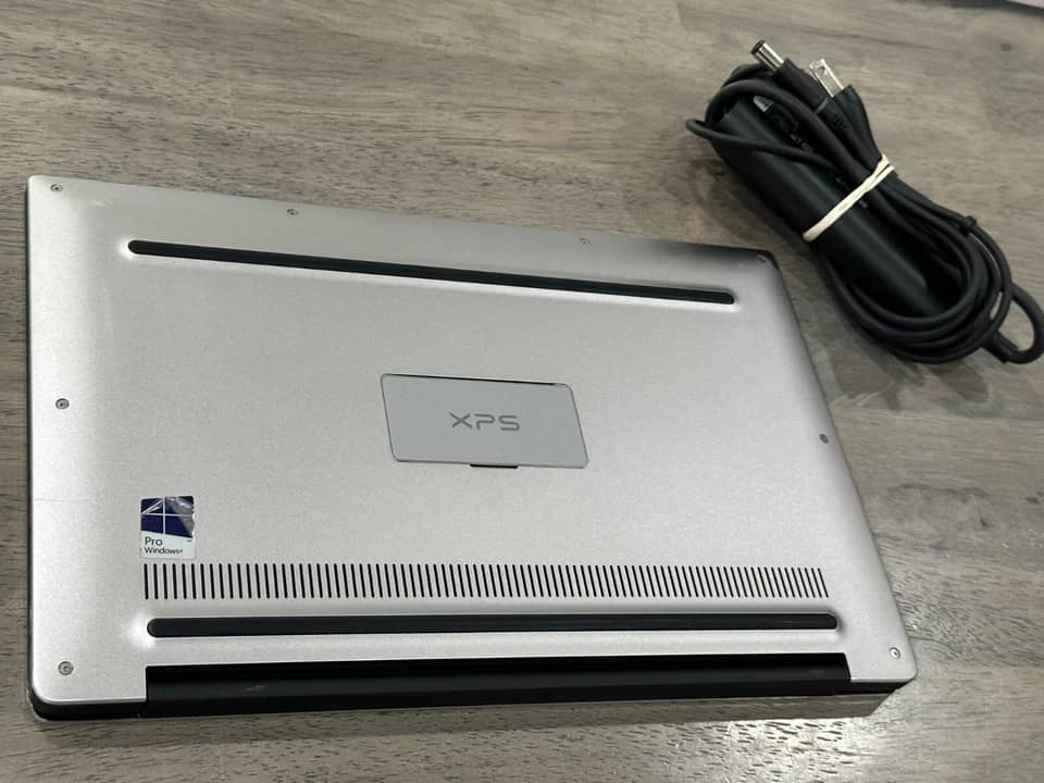 Dell XPS 9360 Computers 128GB 8GB Used - Like New